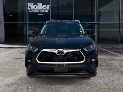 Midnight Black Metallic 2023 Toyota Highlander L