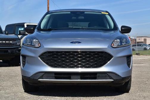ICED BLUE SILVER METALLIC 2022 Ford Escape SE