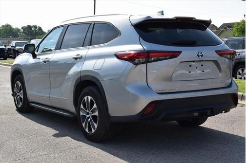 2023 Toyota Highlander Hybrid XLE