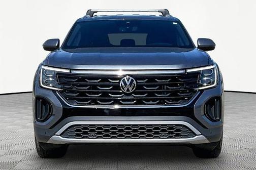 Platinum Gray Metallic 2024 Volkswagen Atlas Cross Sport 2.0T SE W/ TECHNOLOGY