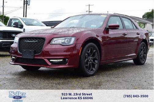 2023 Chrysler 300 Touring