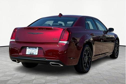 2023 Chrysler 300 Touring