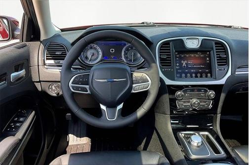 2023 Chrysler 300 Touring