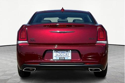 2023 Chrysler 300 Touring