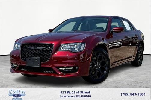 2023 Chrysler 300 Touring