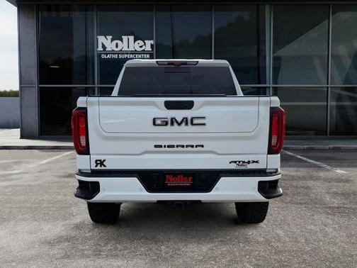 Summit White 2023 GMC Sierra 1500 AT4X