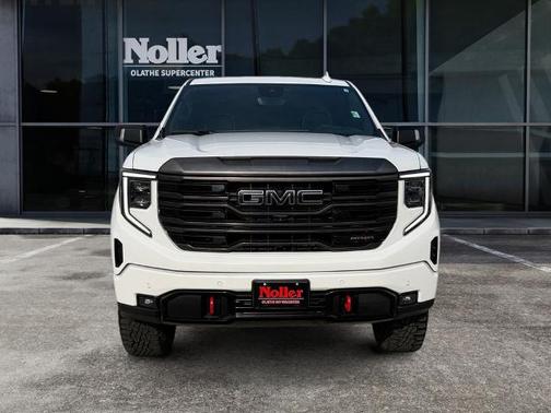 Summit White 2023 GMC Sierra 1500 AT4X