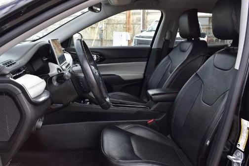 Diamond Black 2022 Jeep Compass LIMITED