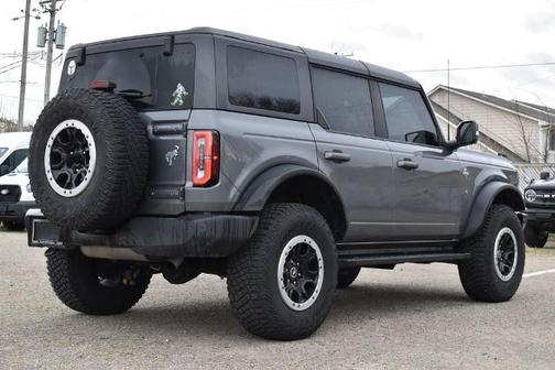 CARBONIZED GRAY METALLIC 2023 Ford Bronco OUTER BANKS