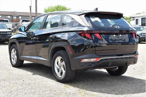 2022 Hyundai TUCSON SE