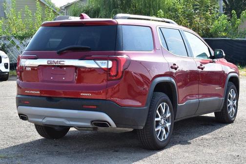 2023 GMC Acadia AWD SLT