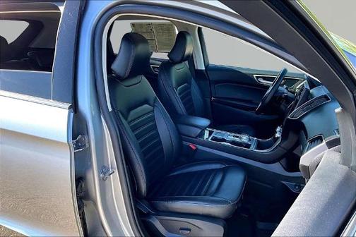 ICONIC SILVER 2024 Ford Edge SEL