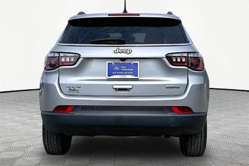 Billet Silver Metallic Clearcoat 2022 Jeep Compass LATITUDE