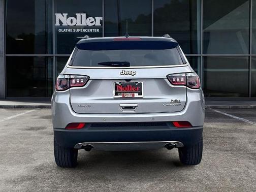 Billet Silver Metallic Clearcoat 2023 Jeep Compass LIMITED