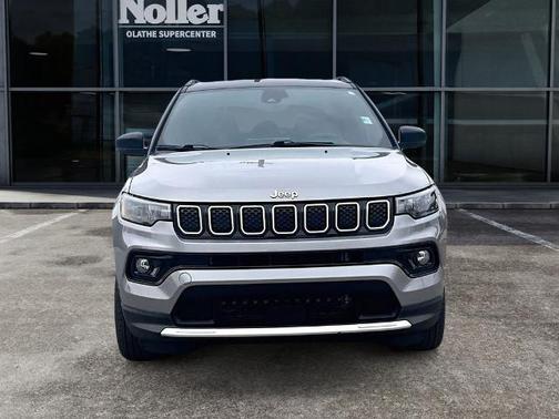 Billet Silver Metallic Clearcoat 2023 Jeep Compass LIMITED