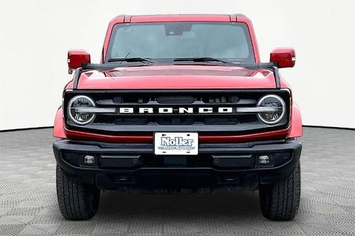 HOT PEPPER RED MET TINT CC 2024 Ford Bronco OUTER BANKS