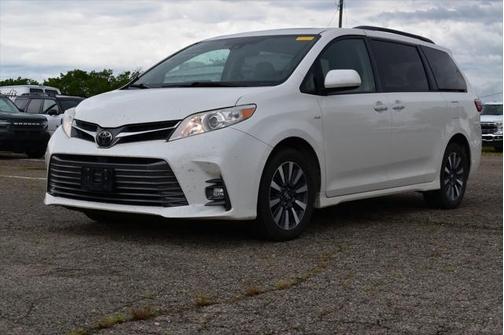 2018 Toyota Sienna XLE