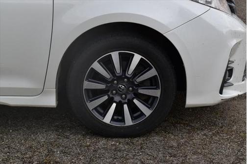 2018 Toyota Sienna XLE