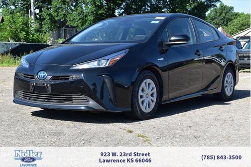 2022 Toyota Prius LE