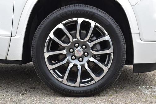 White Frost Tri-Coat 2020 GMC Acadia DENALI