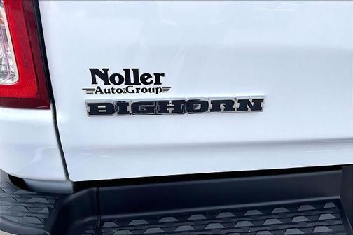 Bright White Clearcoat 2022 RAM 1500 BIG HORN/LONE STAR