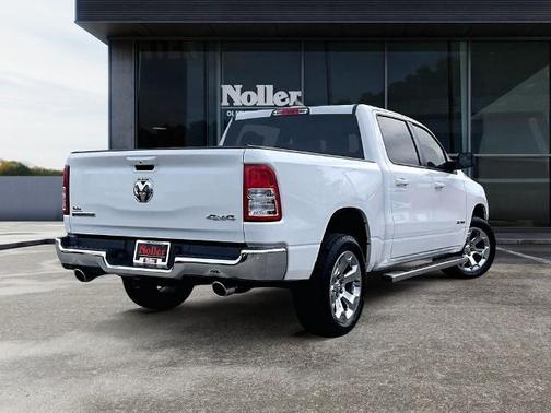 Bright White Clearcoat 2022 RAM 1500 BIG HORN/LONE STAR