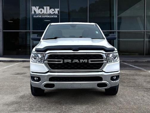 Bright White Clearcoat 2022 RAM 1500 BIG HORN/LONE STAR
