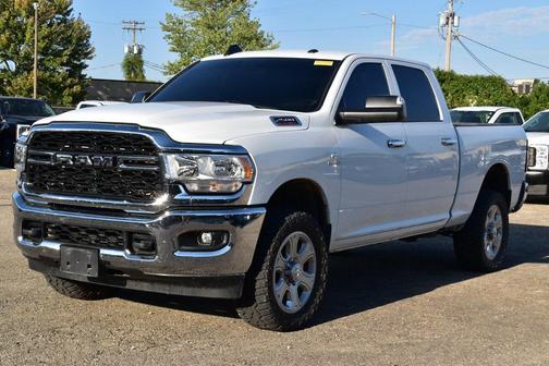 2022 RAM 2500 Tradesman Crew Cab 4x4 6'4' Box