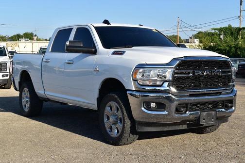 2022 RAM 2500 Tradesman Crew Cab 4x4 6'4' Box