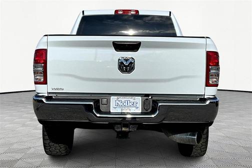 2022 RAM 2500 Tradesman Crew Cab 4x4 6'4' Box