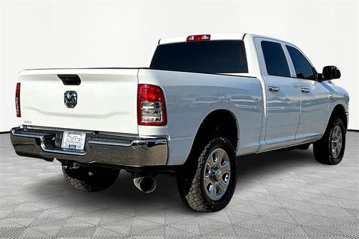 2022 RAM 2500 Tradesman Crew Cab 4x4 6'4' Box
