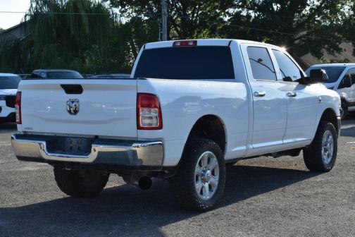 2022 RAM 2500 Tradesman Crew Cab 4x4 6'4' Box