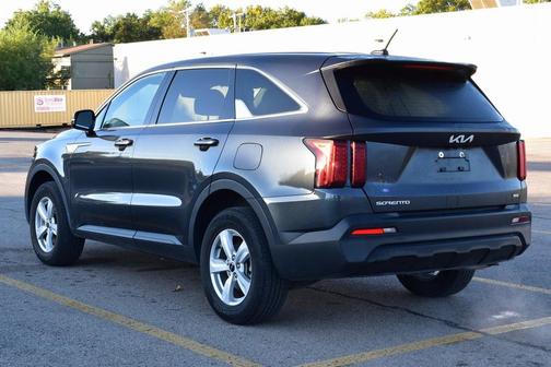 2023 Kia Sorento LX