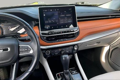 Granite Crystal Clearcoat Metallic 2022 Jeep Compass LIMITED