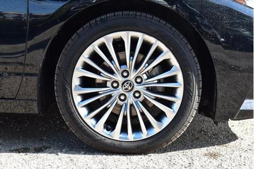 2022 Toyota Avalon Hybrid Limited