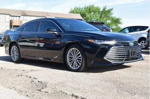 2022 Toyota Avalon Hybrid Limited