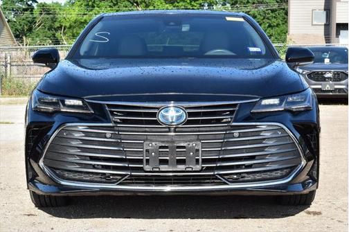2022 Toyota Avalon Hybrid Limited