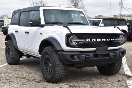 OXFORD WHITE 2023 Ford Bronco WILDTRAK