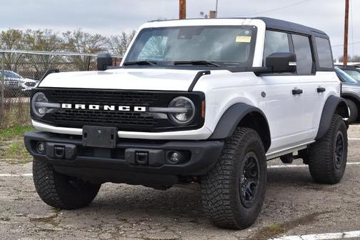 OXFORD WHITE 2023 Ford Bronco WILDTRAK