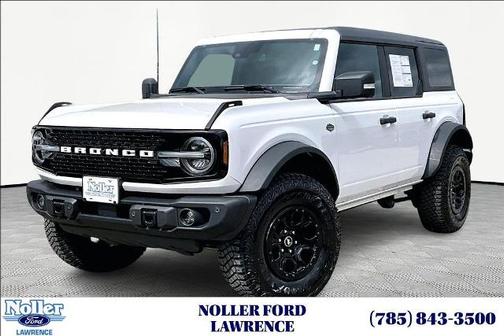 OXFORD WHITE 2023 Ford Bronco WILDTRAK