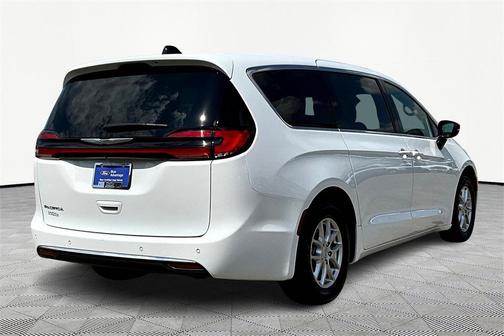 2025 Chrysler Pacifica L