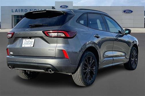 2026 Ford Escape ST-Line Elite