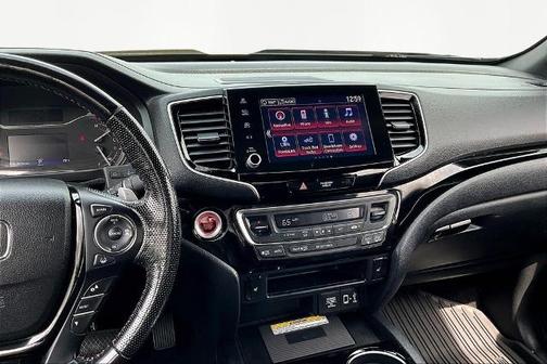 White 2021 Honda Ridgeline BLACK EDITION