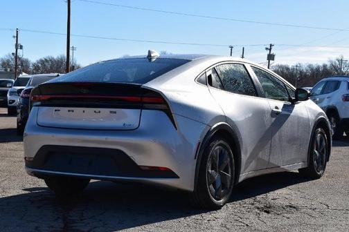 2025 Toyota Prius LE