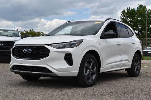STAR WHITE METALLIC TRI-COA 2024 Ford Escape ST-LINE