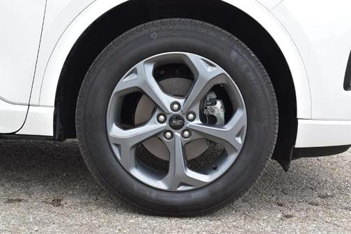 STAR WHITE METALLIC TRI-COA 2024 Ford Escape ST-LINE