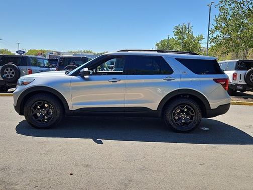 ICONIC SILVER METALLIC 2023 Ford Explorer TIMBERLINE