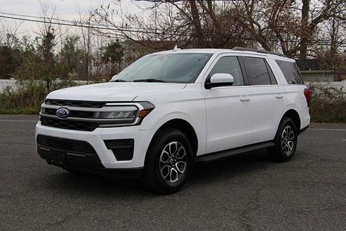 OXFORD WHITE 2024 Ford Expedition XLT