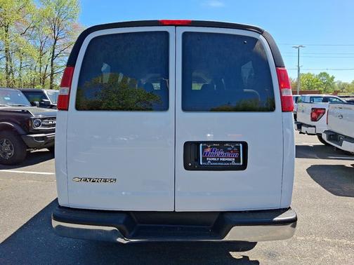 2020 Chevrolet Express 2500 LT