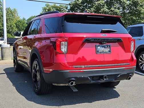 2024 Ford Explorer ST-LINE